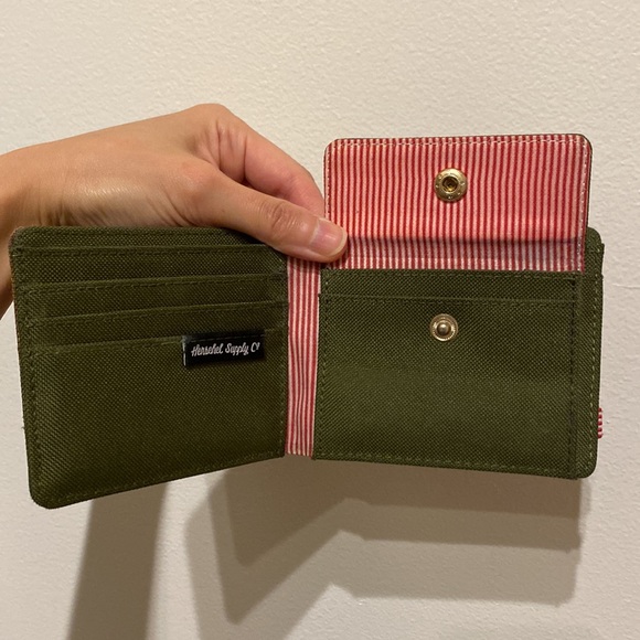 Hershel Supply Camo Canvas Wallet - Picture 6 of 6